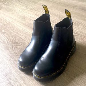 Dr. Martens 2976 Bex smooth leather Chelsea boots size 9 womens